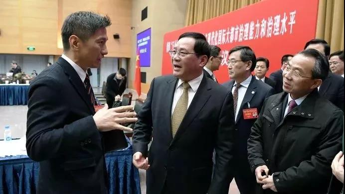李強(qiáng)對話政協(xié)委員，上海律師獻(xiàn)策城市治理